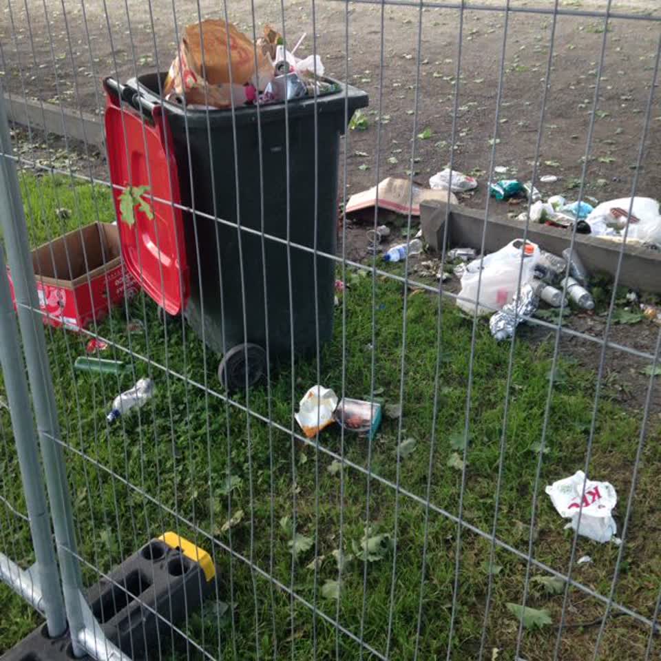 The photograph attached to this rubbish/recycling report