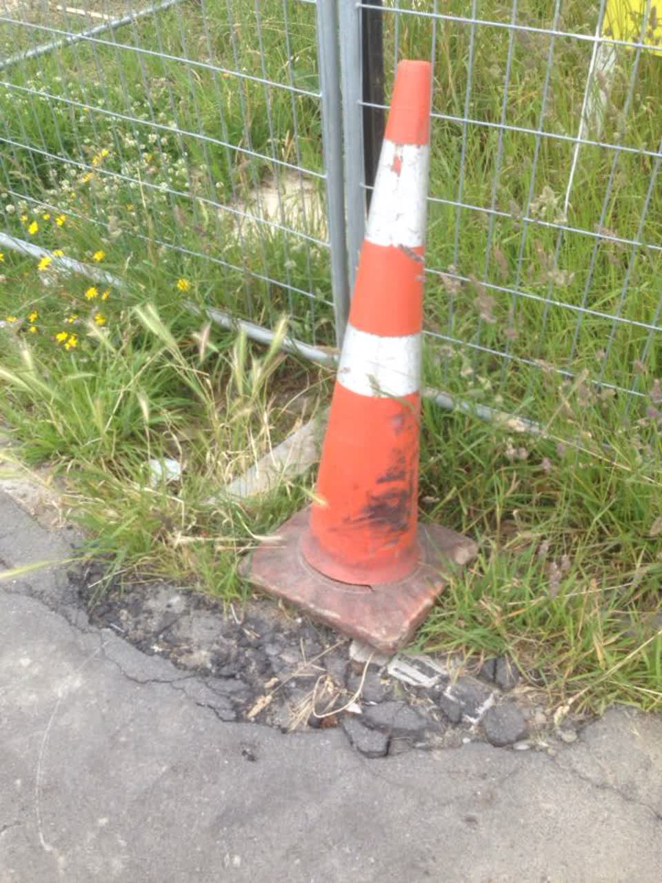 The photograph attached to this roading/streets report