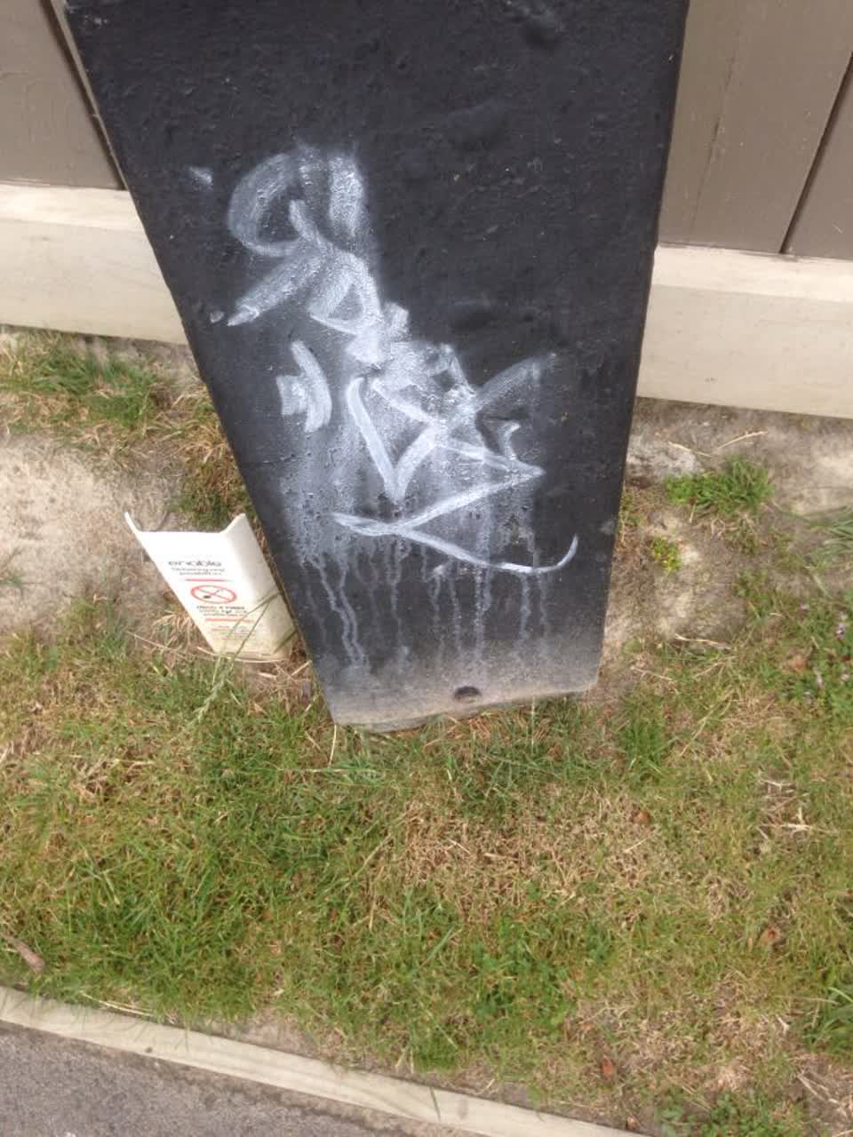 The photograph attached to this graffiti report