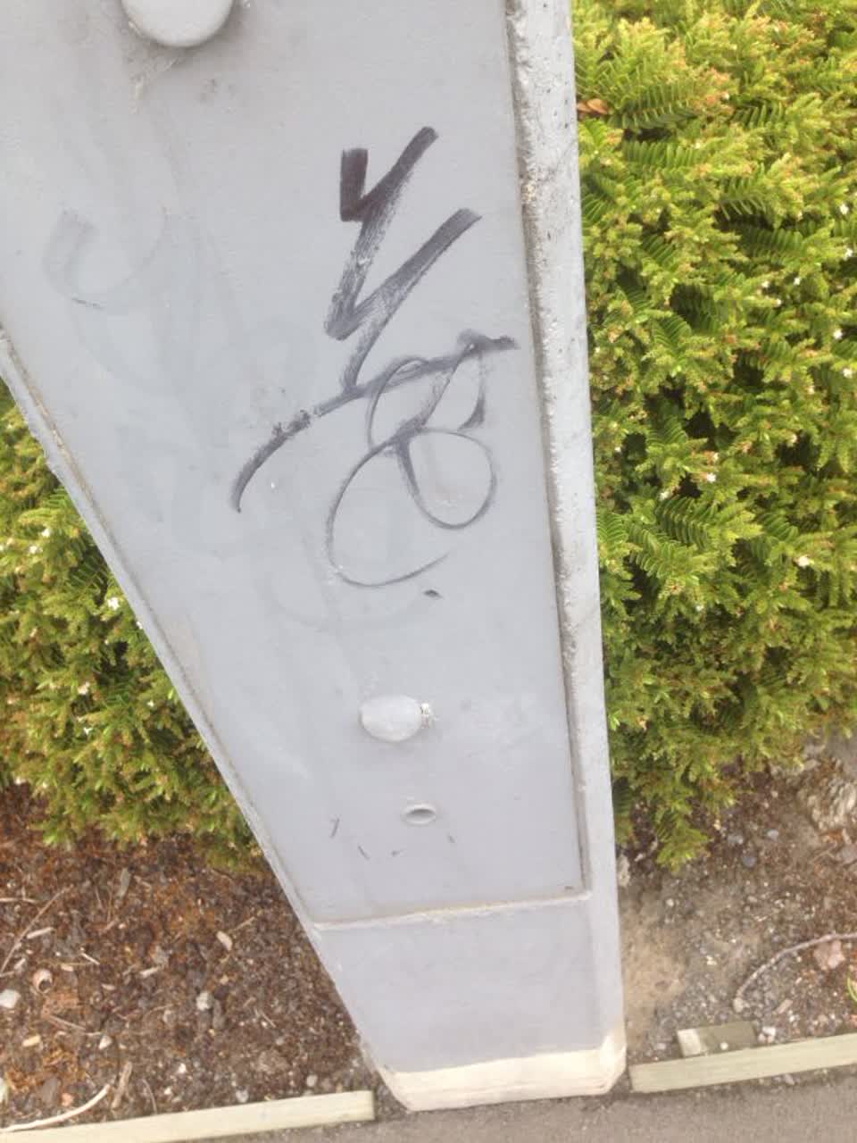 The photograph attached to this graffiti report