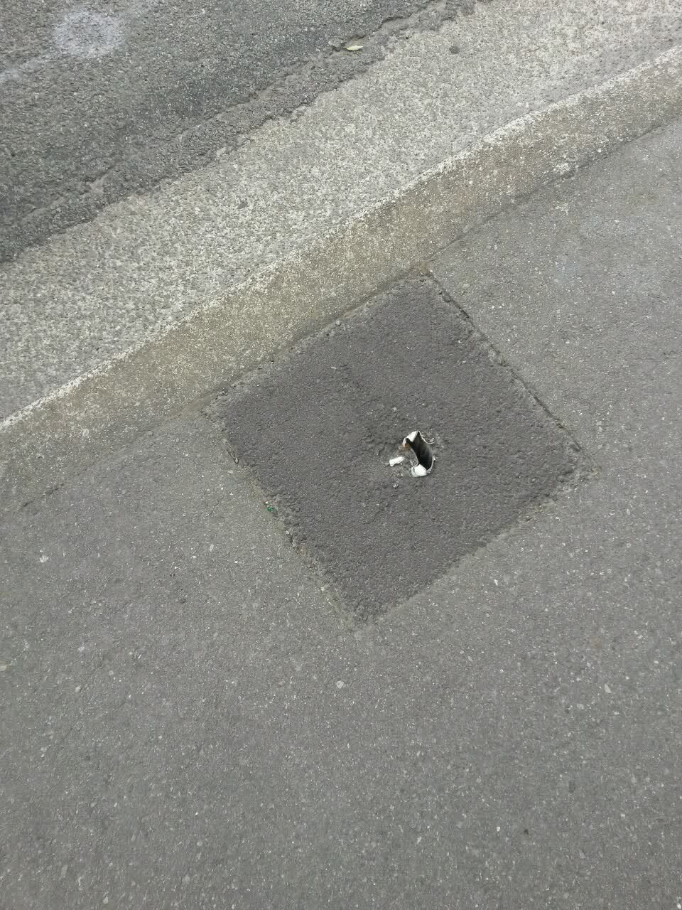 The photograph attached to this roading/streets report