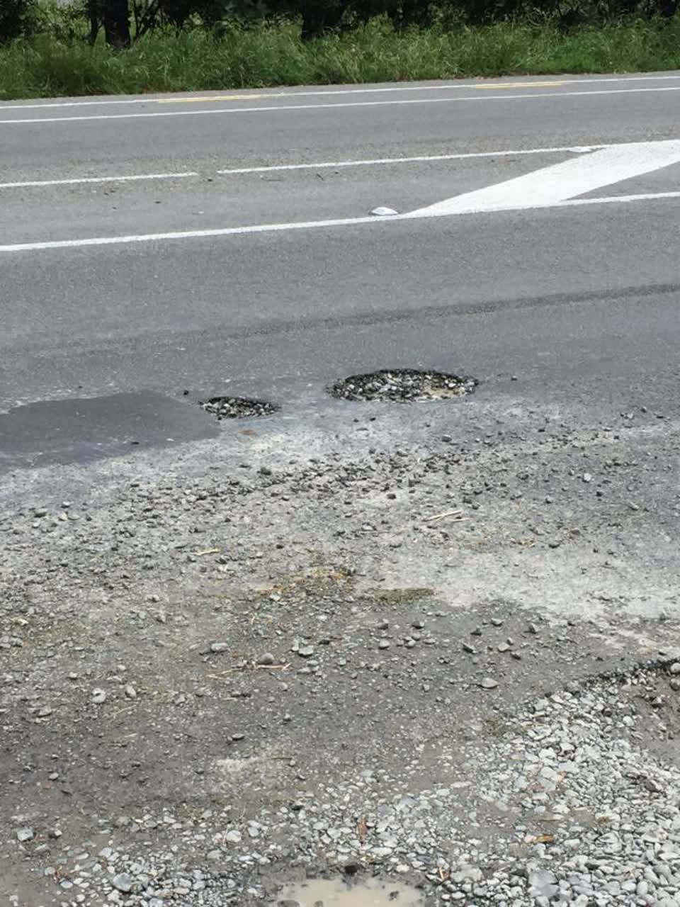 The photograph attached to this roading/streets report