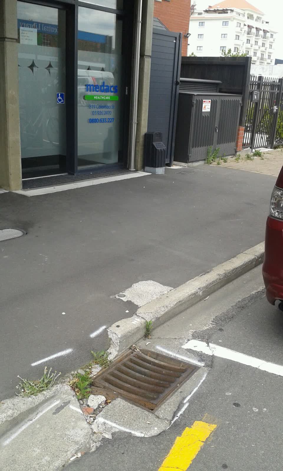 The photograph attached to this roading/streets report