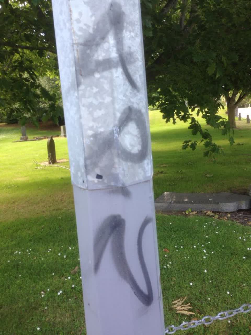 The photograph attached to this graffiti report