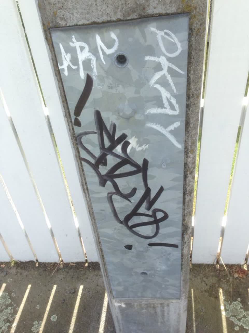 The photograph attached to this graffiti report