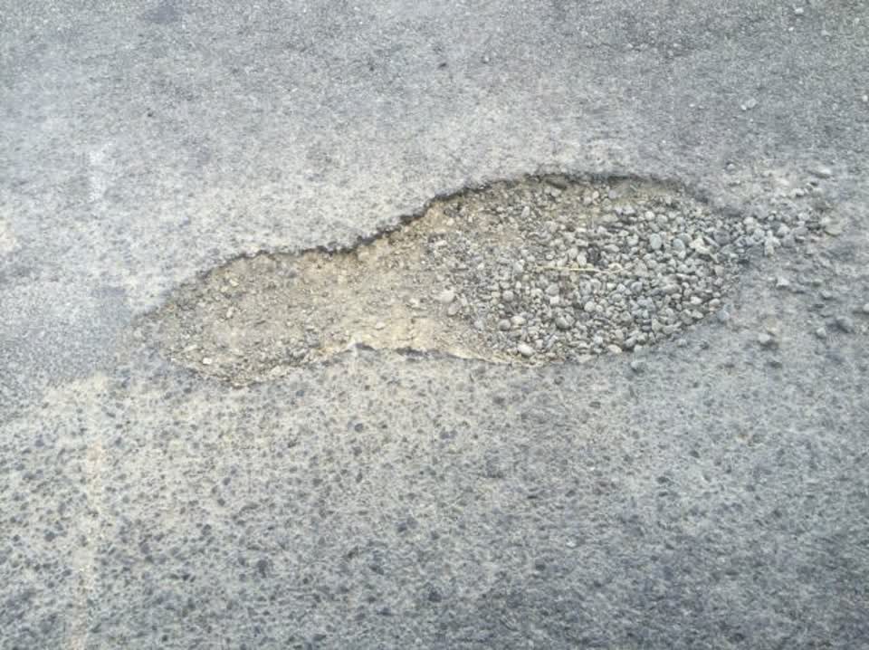 The photograph attached to this roading/streets report