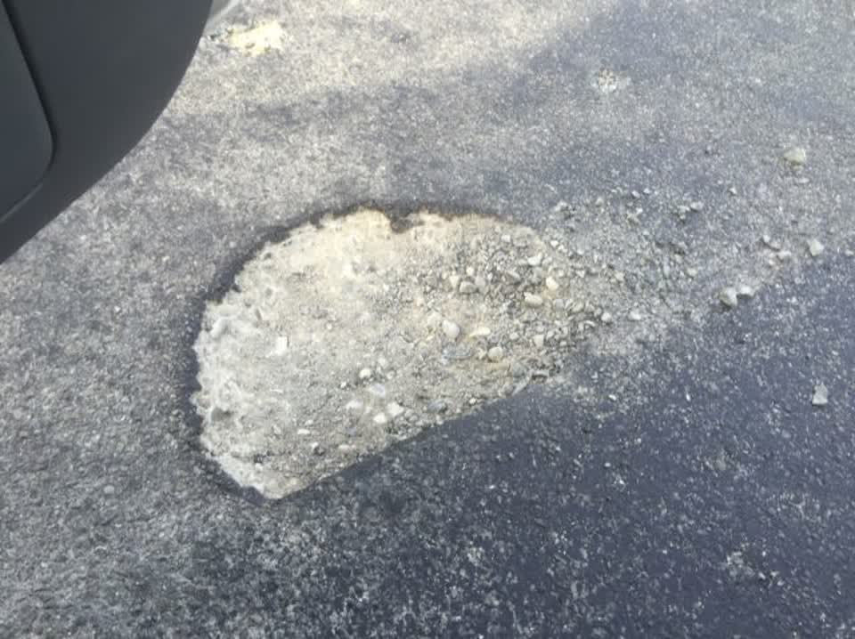 The photograph attached to this roading/streets report