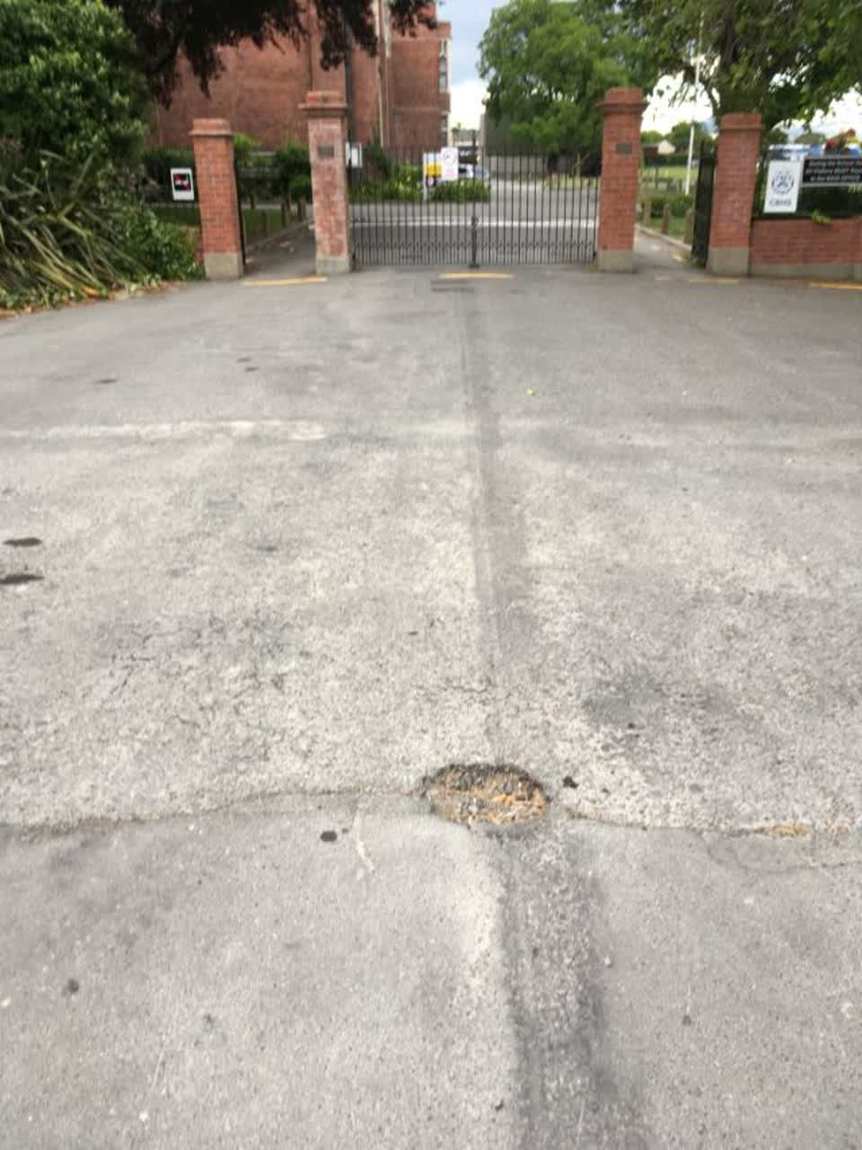 The photograph attached to this roading/streets report