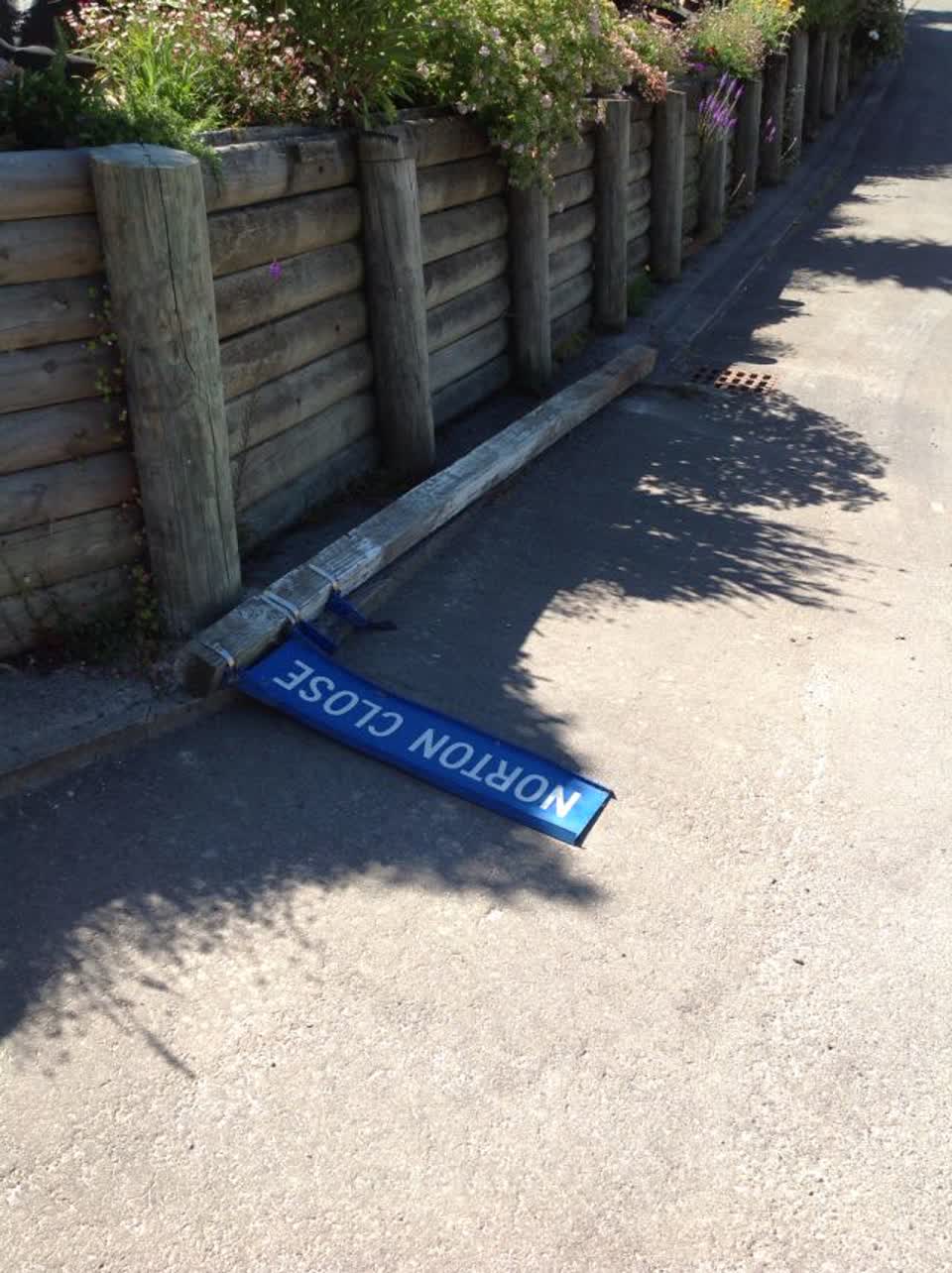 The photograph attached to this roading/streets report