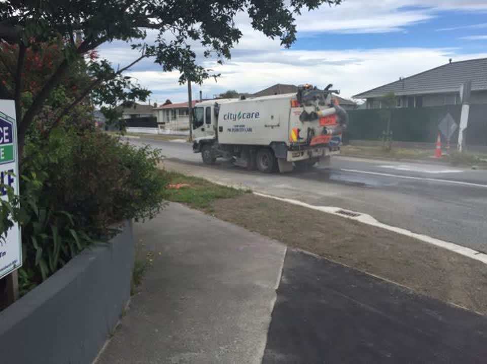 The photograph attached to this roading/streets report