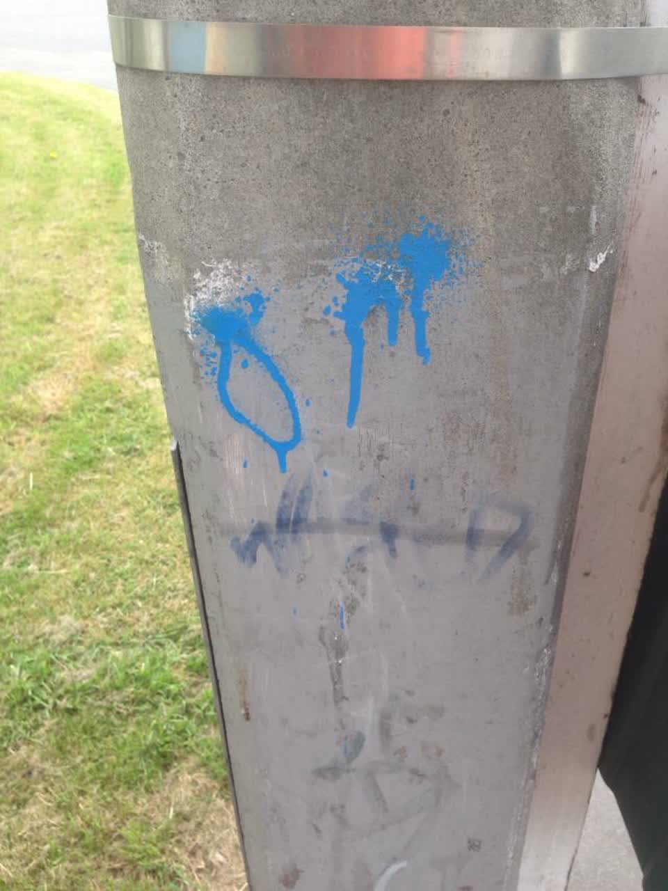 The photograph attached to this graffiti report
