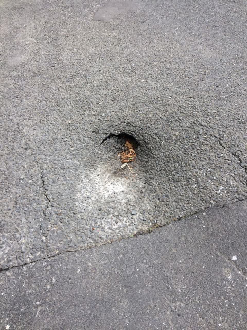 The photograph attached to this roading/streets report