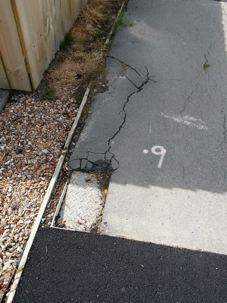The photograph attached to this roading/streets report