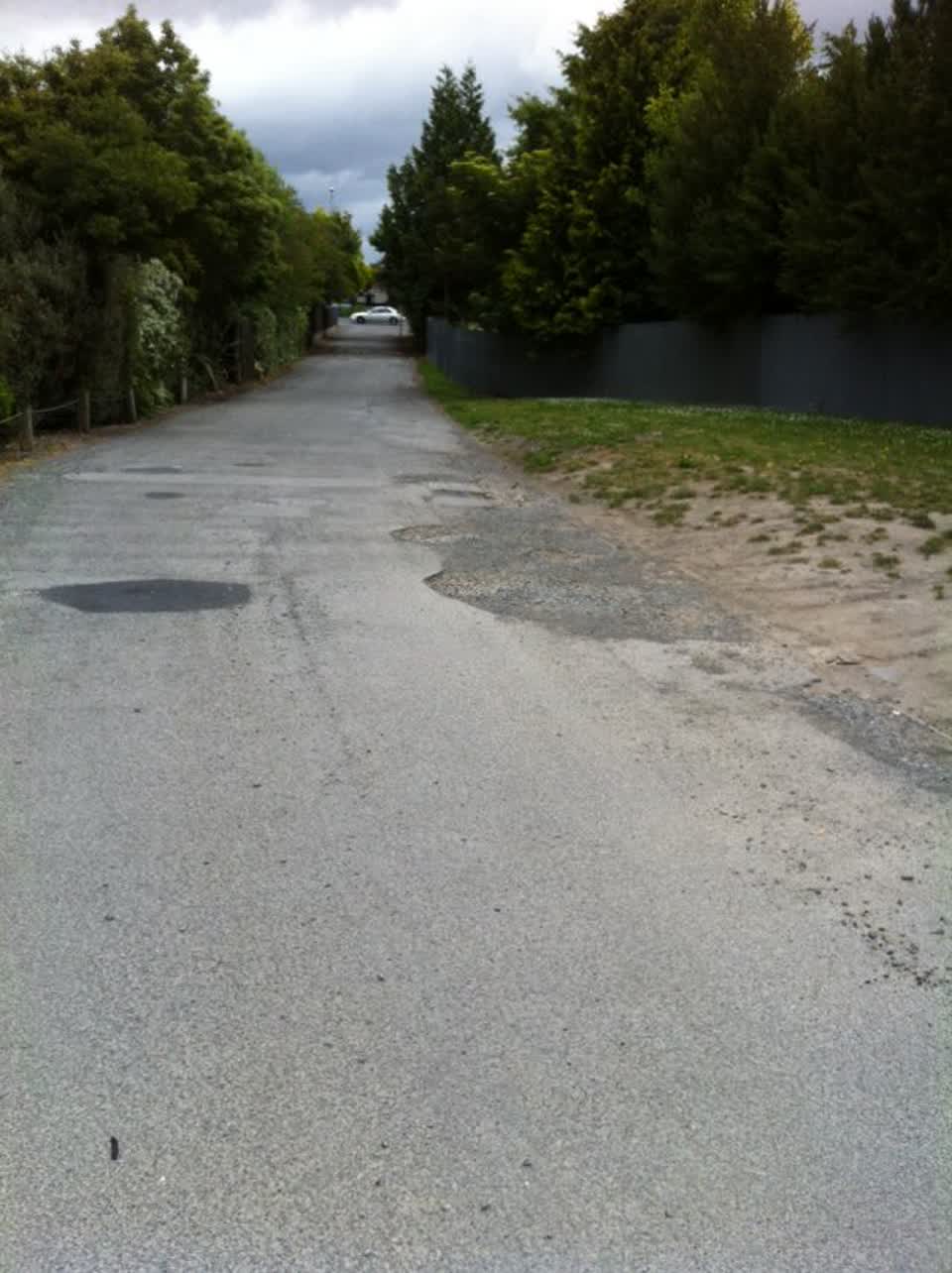 The photograph attached to this roading/streets report