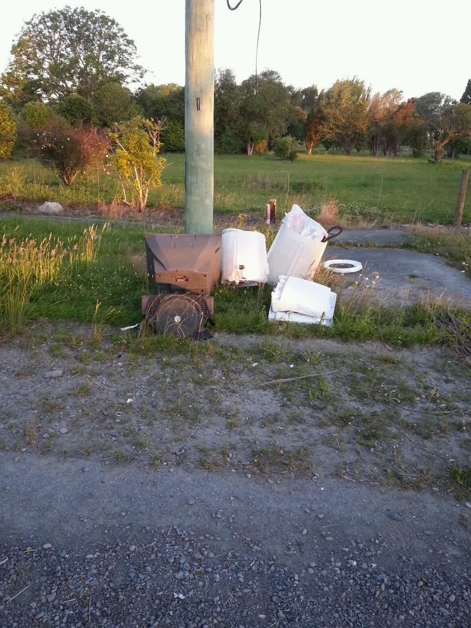 The photograph attached to this rubbish/recycling report