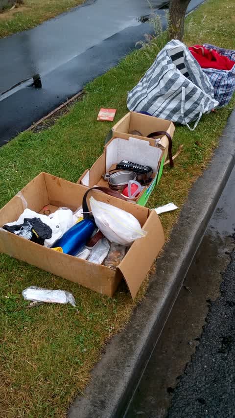 Rubbish/Recycling, a report photo