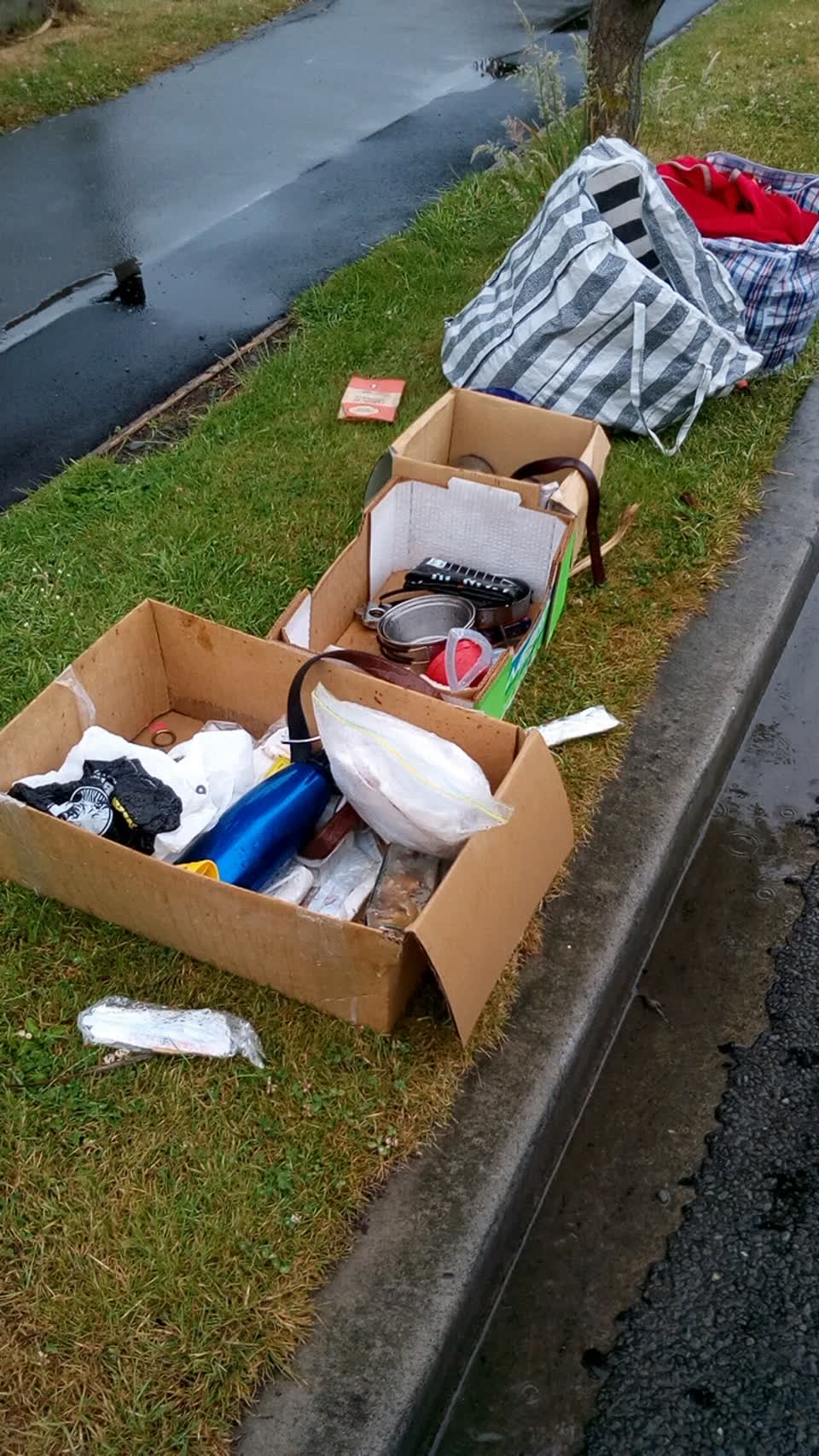 The photograph attached to this rubbish/recycling report