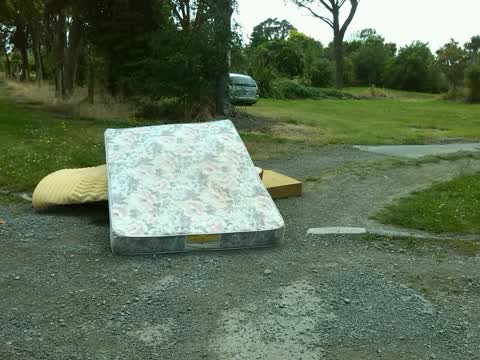 Rubbish/Recycling, a report photo