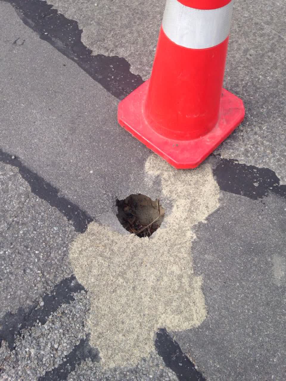 The photograph attached to this roading/streets report