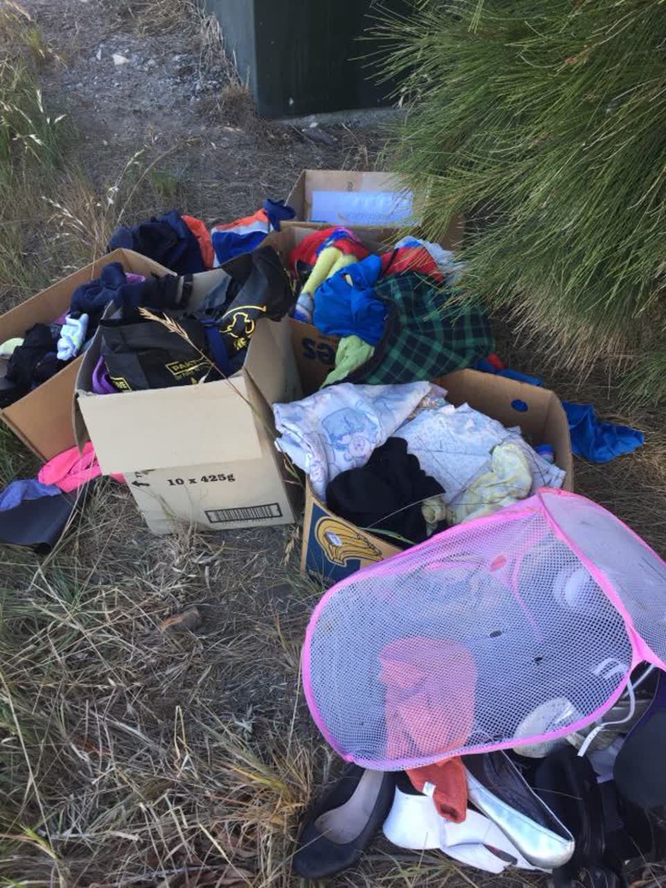 The photograph attached to this rubbish/recycling report