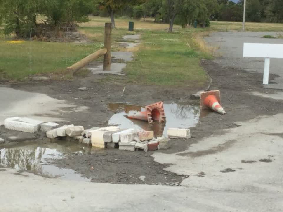 The photograph attached to this rubbish/recycling report
