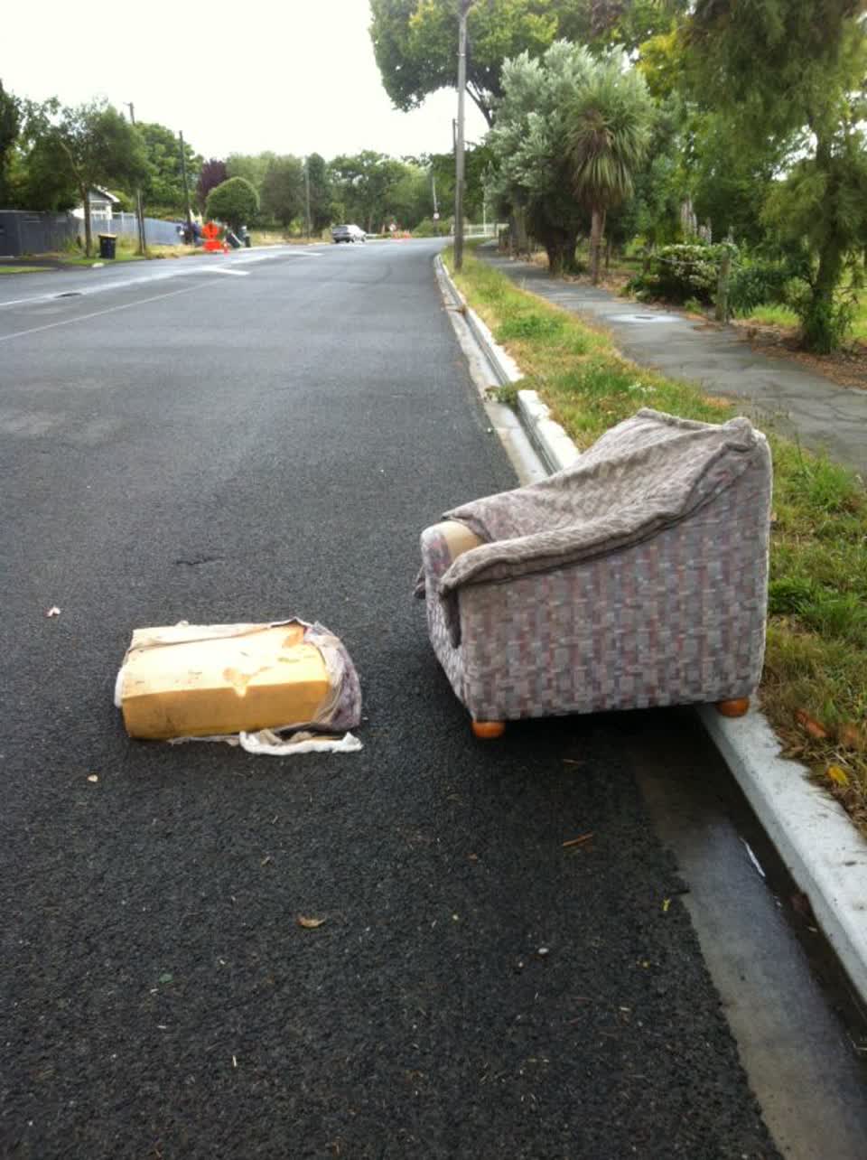 The photograph attached to this rubbish/recycling report