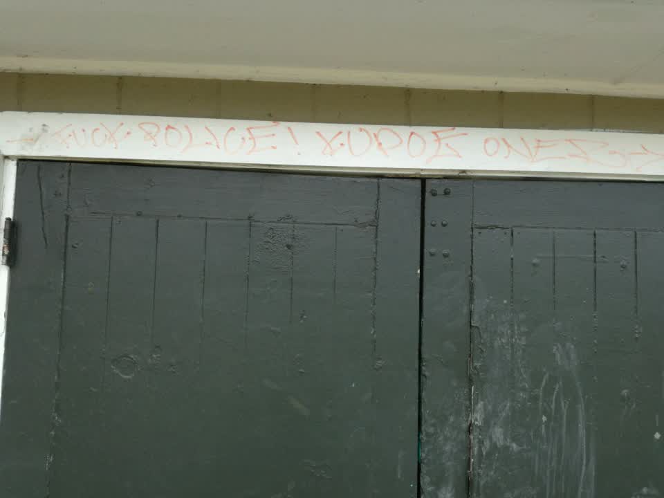 The photograph attached to this graffiti report