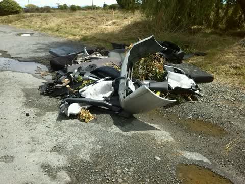 Rubbish/Recycling, a report photo