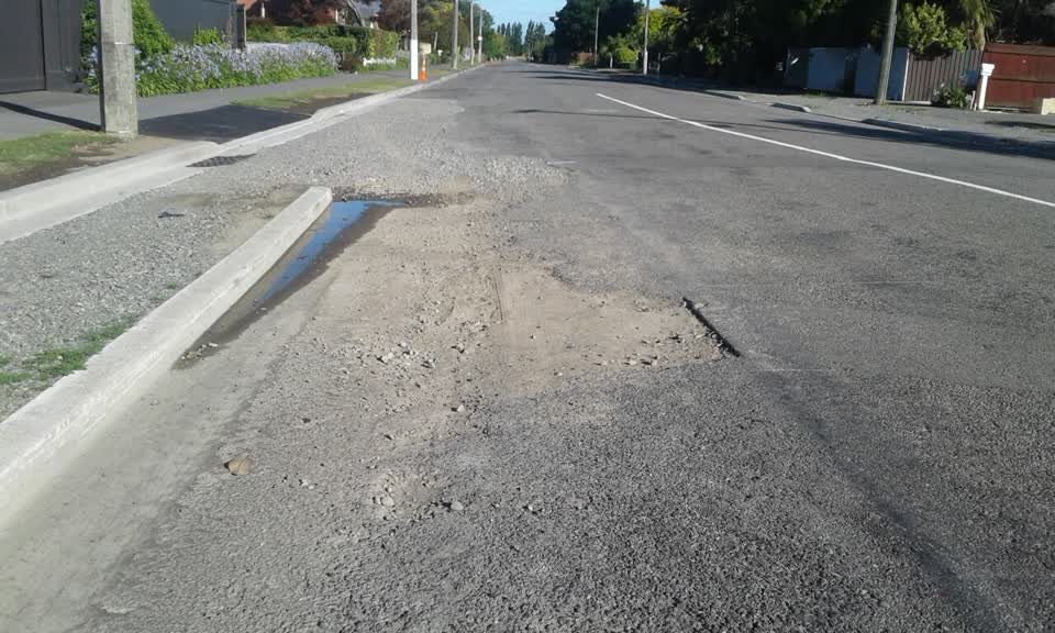 The photograph attached to this roading/streets report