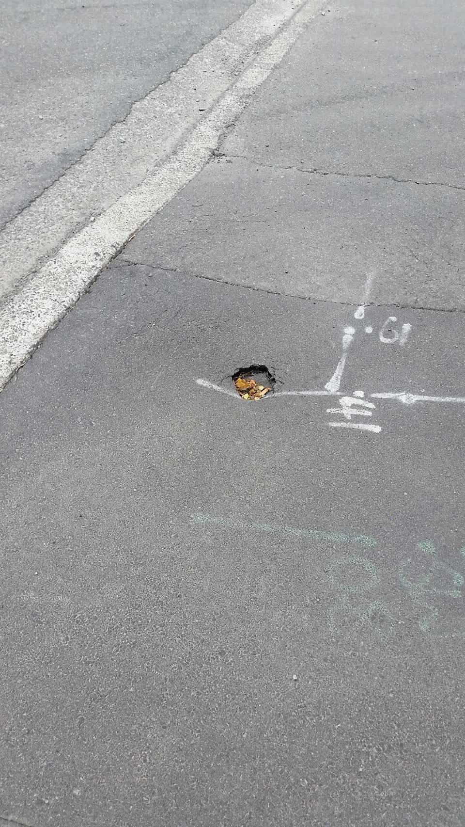 The photograph attached to this roading/streets report
