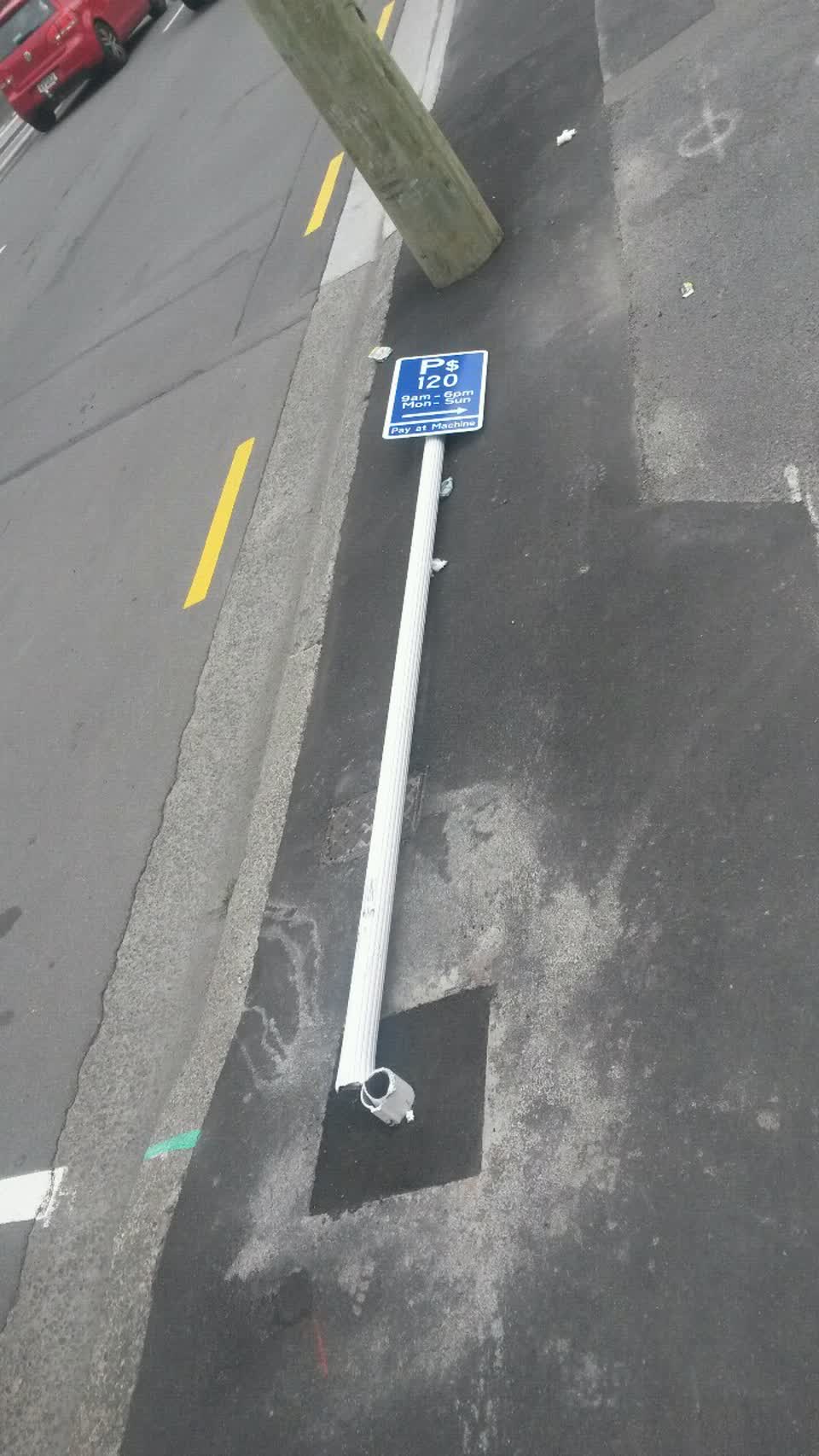 The photograph attached to this roading/streets report