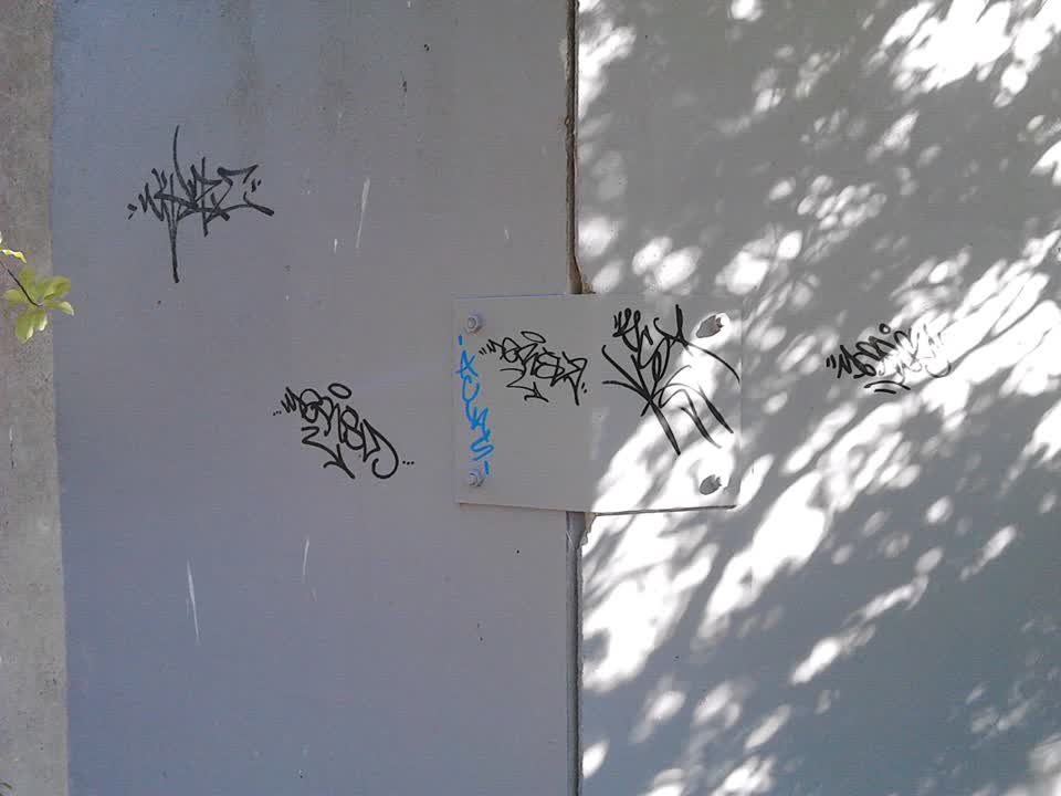 The photograph attached to this graffiti report