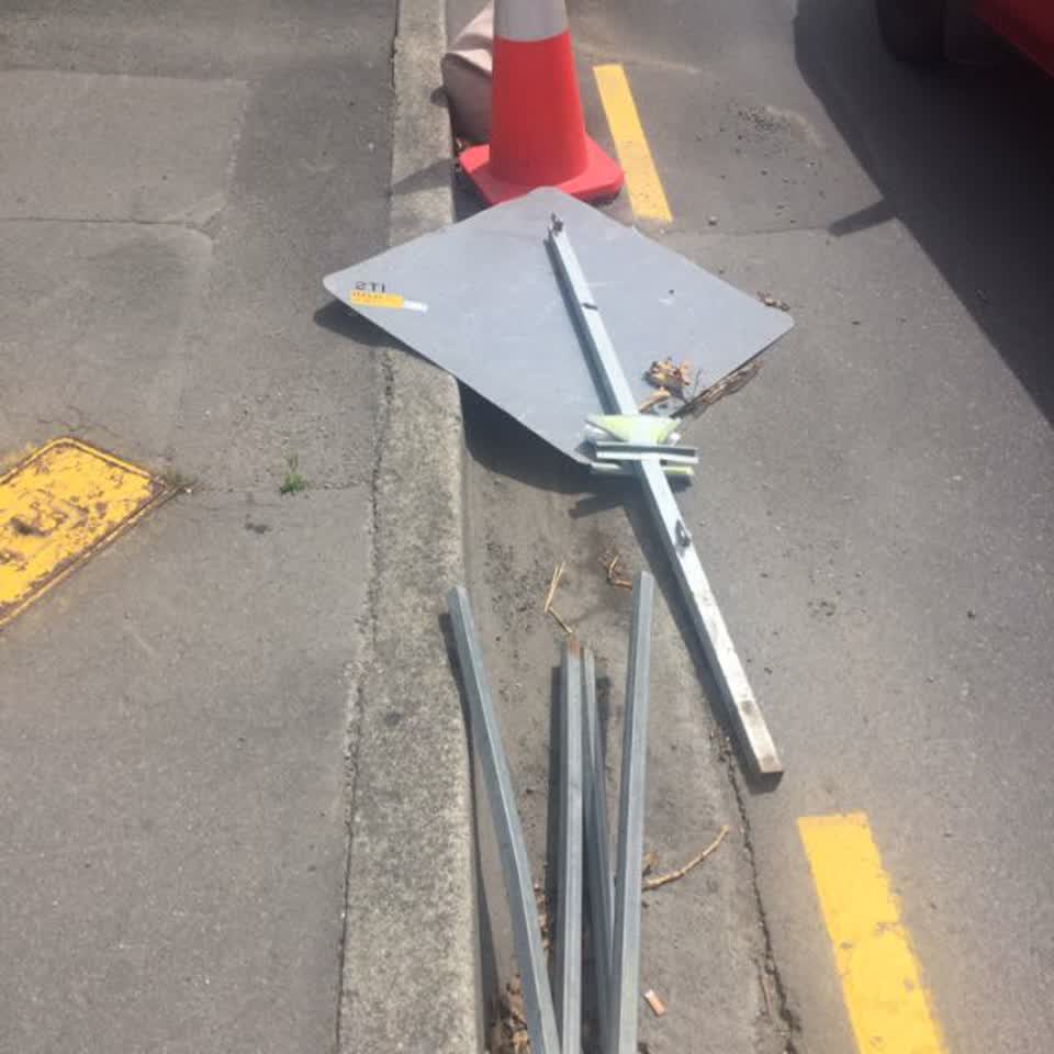 The photograph attached to this roading/streets report