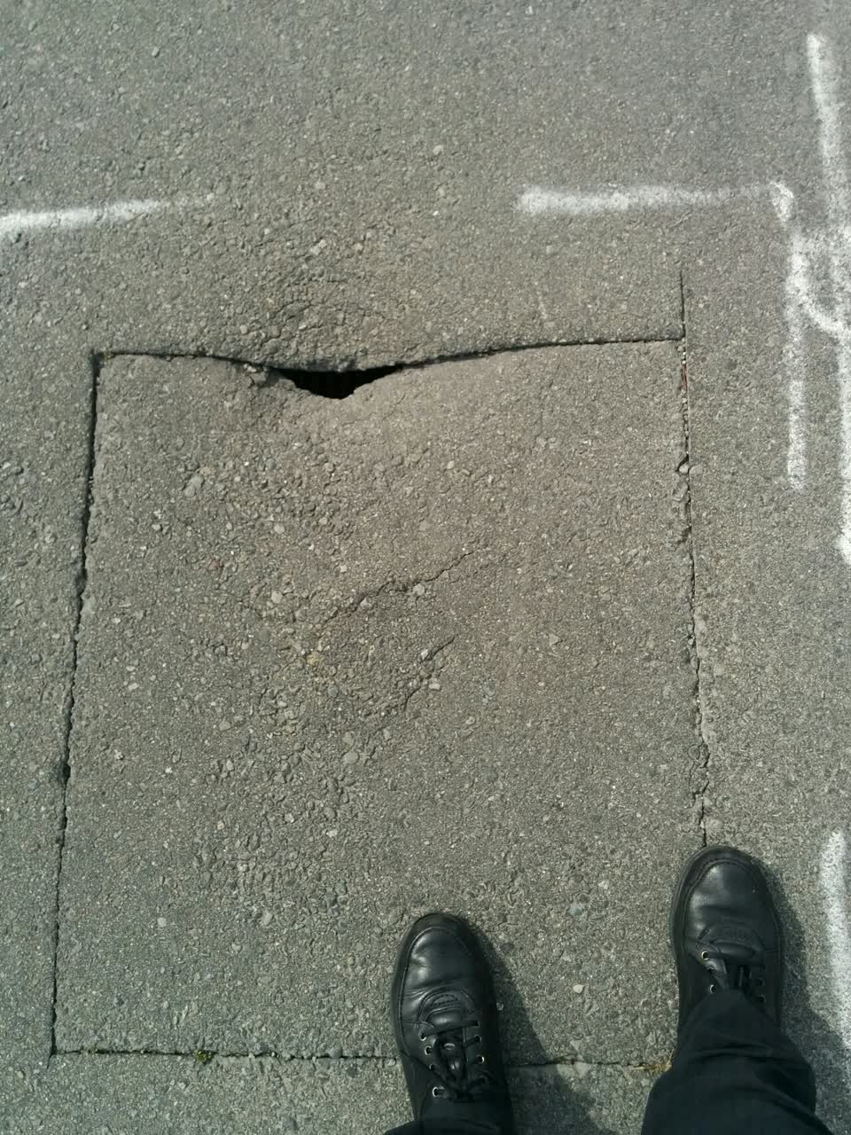 The photograph attached to this roading/streets report