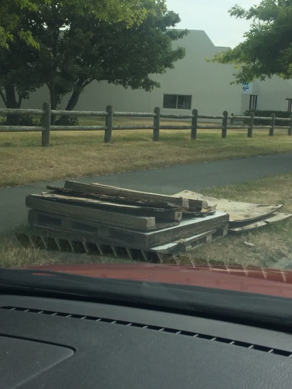 The photograph attached to this roading/streets report