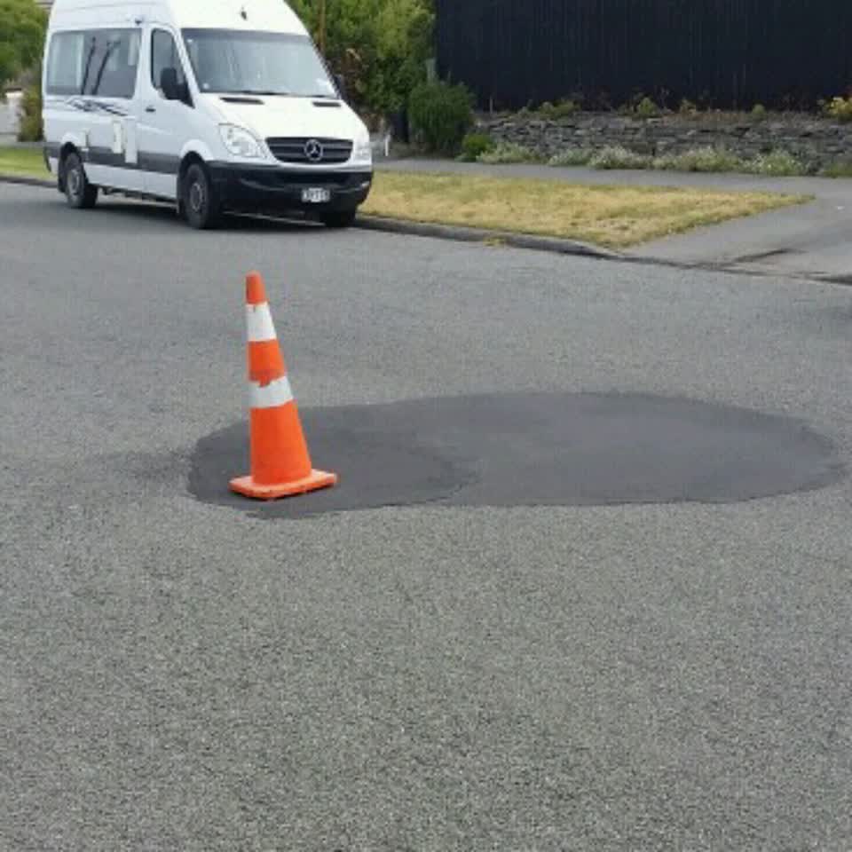The photograph attached to this roading/streets report