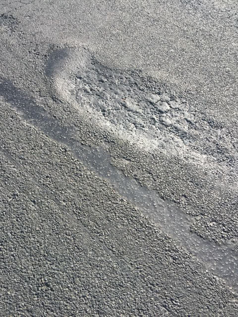 The photograph attached to this roading/streets report