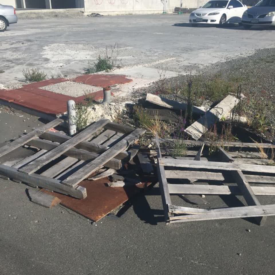 The photograph attached to this roading/streets report