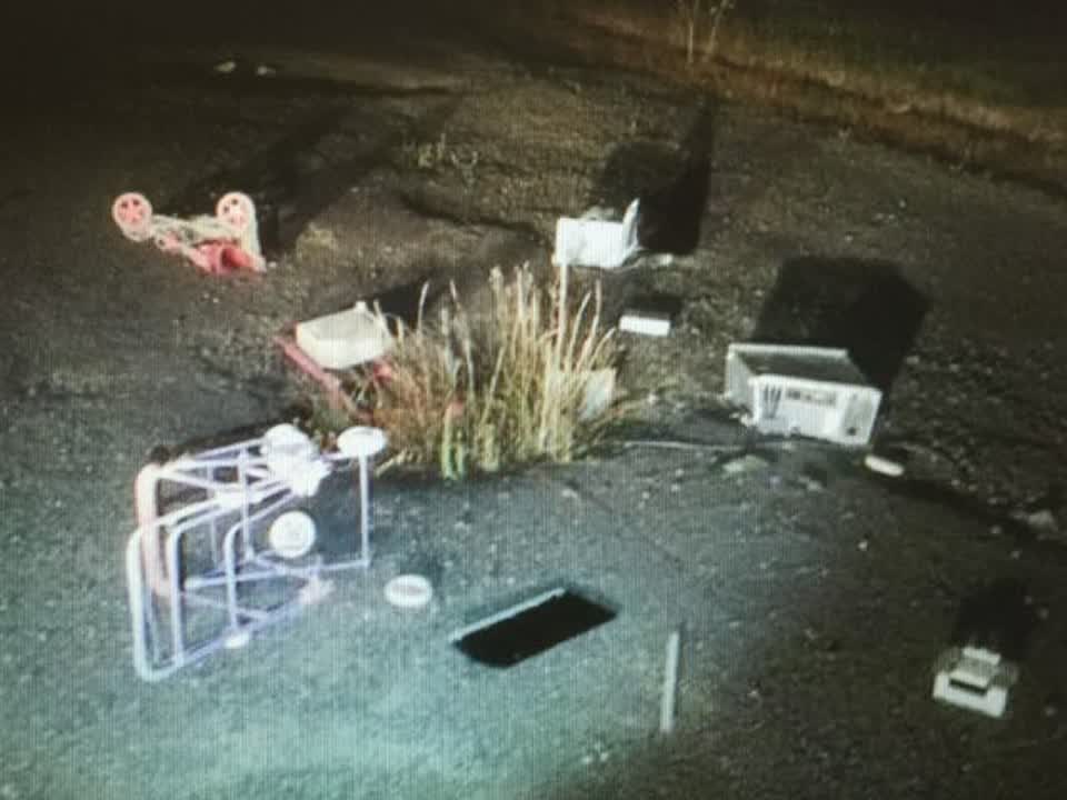 The photograph attached to this rubbish/recycling report