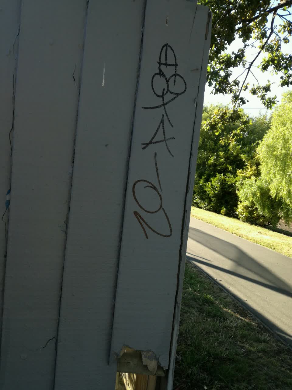 The photograph attached to this graffiti report