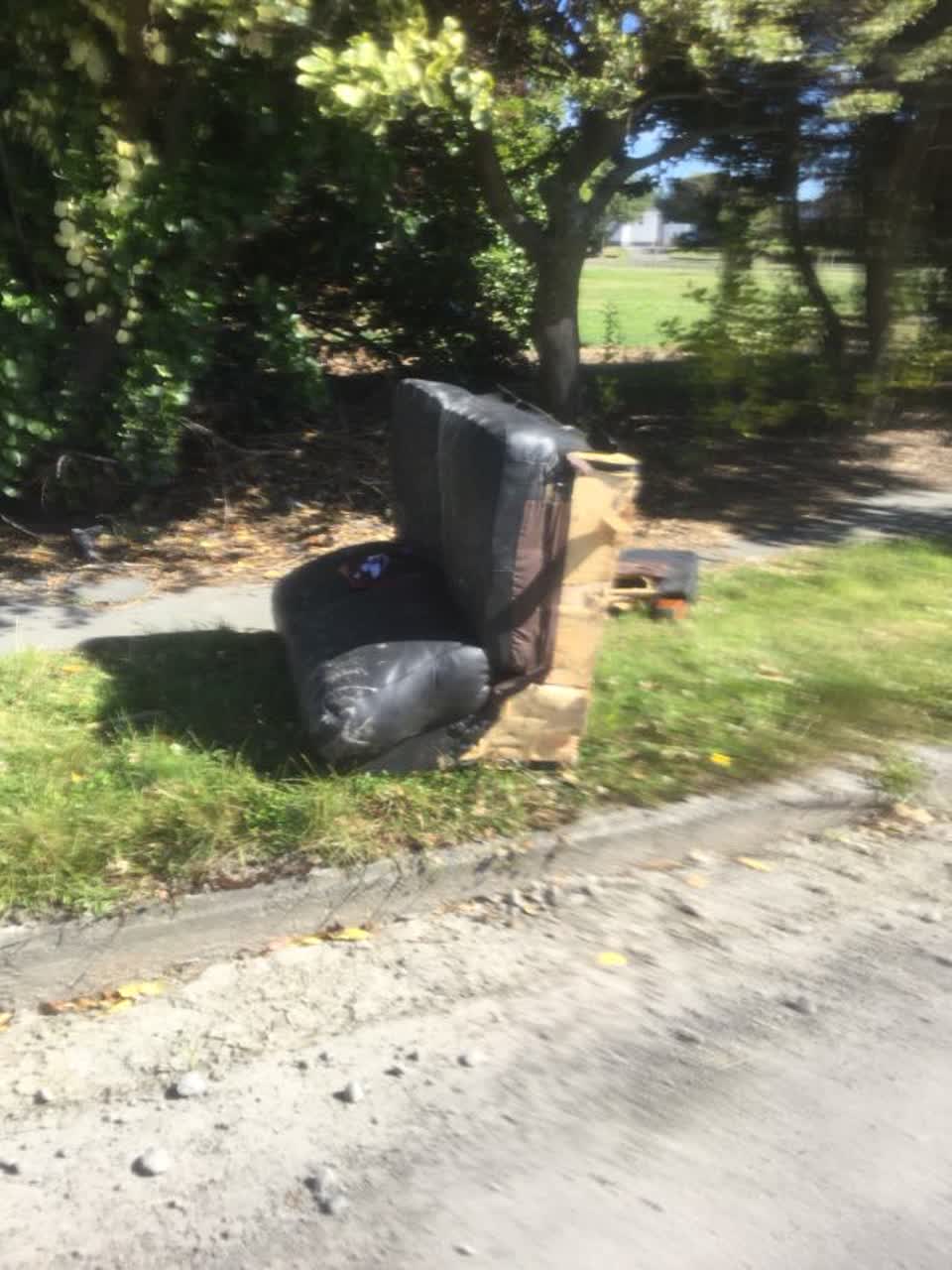 The photograph attached to this rubbish/recycling report
