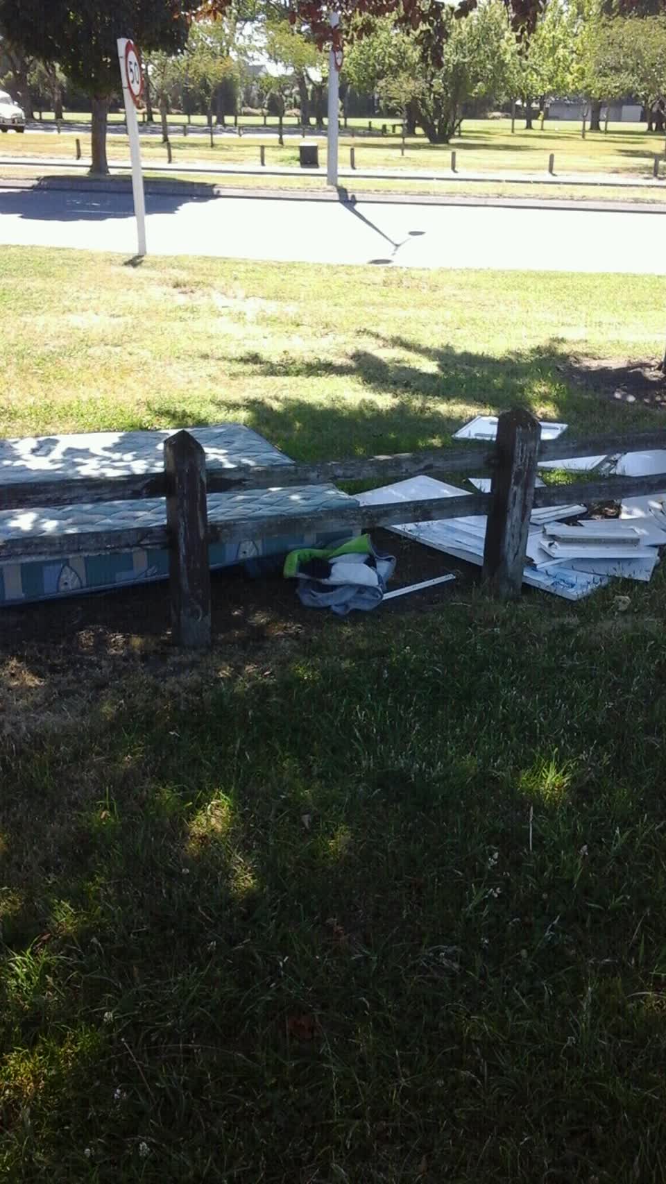 The photograph attached to this rubbish/recycling report
