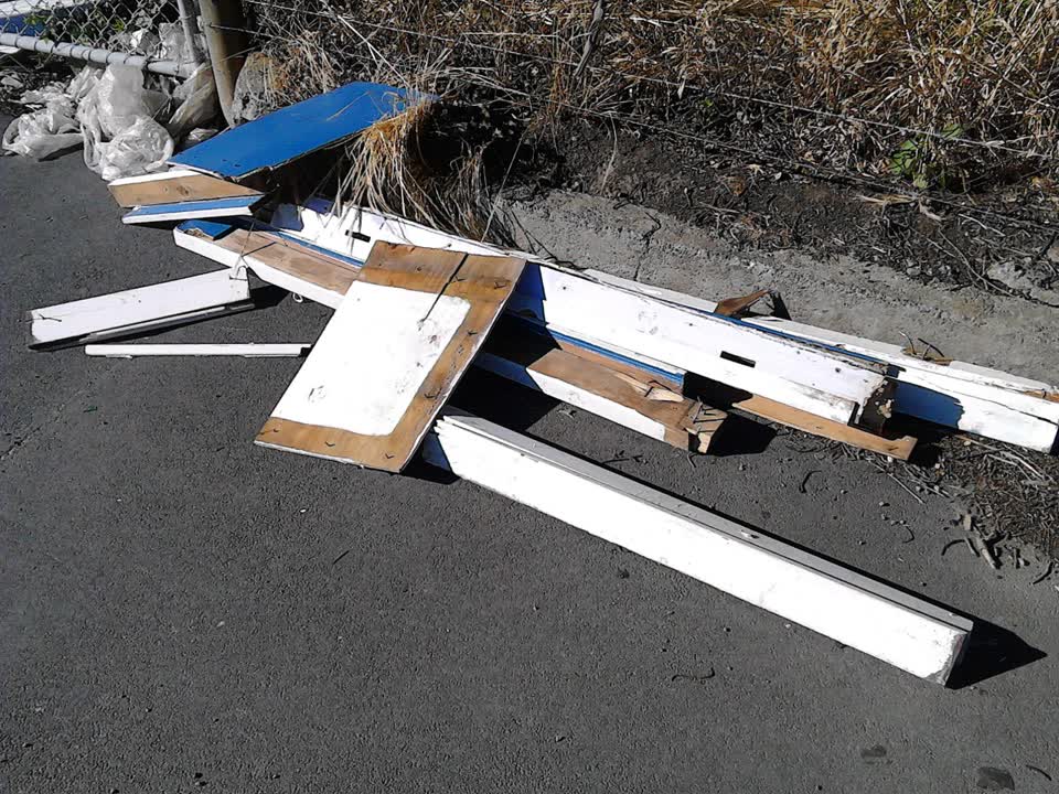 The photograph attached to this rubbish/recycling report