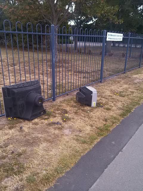 Rubbish/Recycling, a report photo