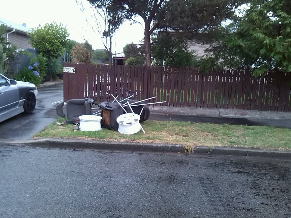 The photograph attached to this rubbish/recycling report