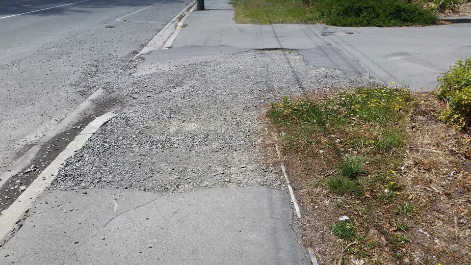 The photograph attached to this roading/streets report