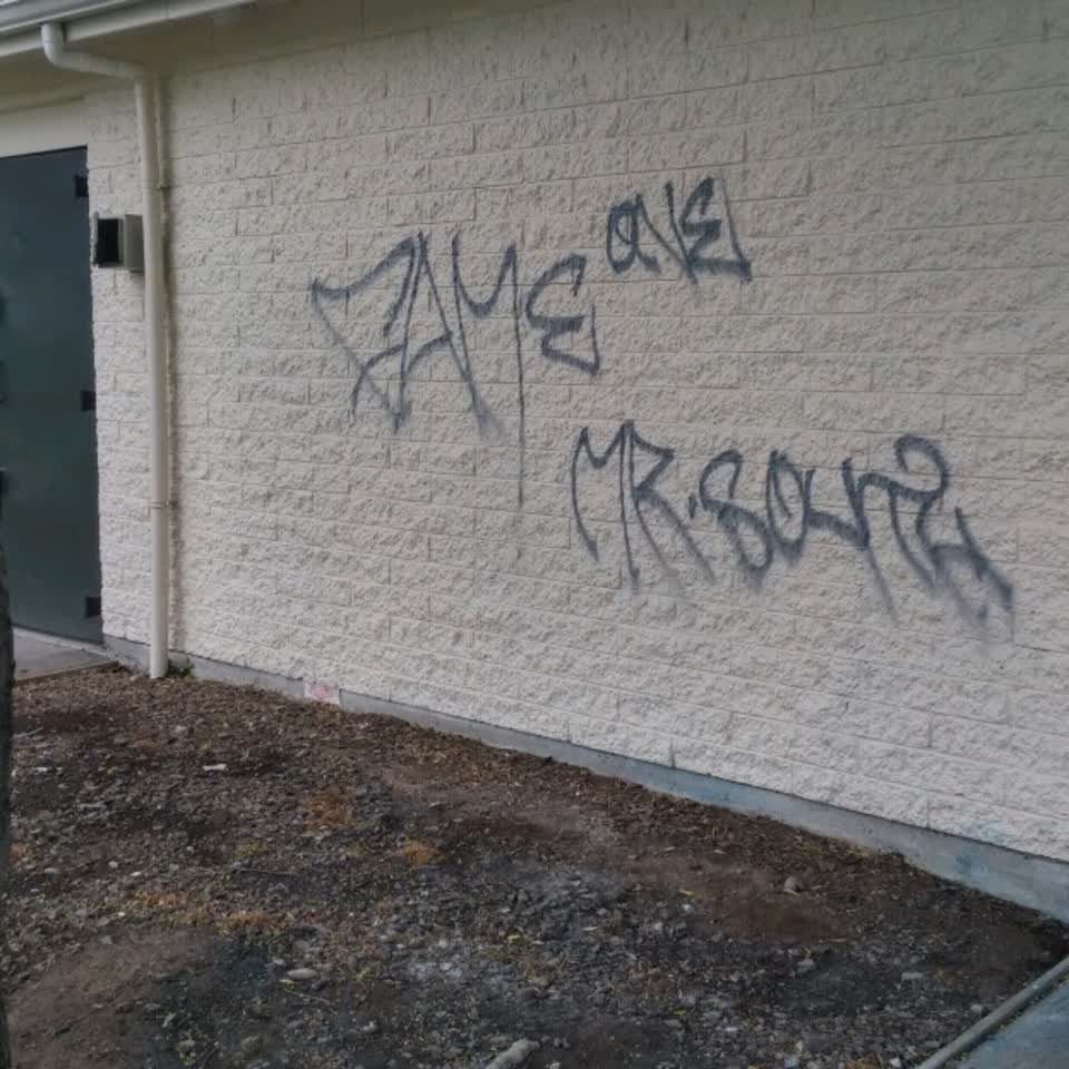 The photograph attached to this graffiti report