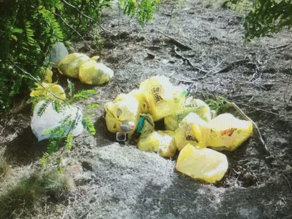The photograph attached to this rubbish/recycling report