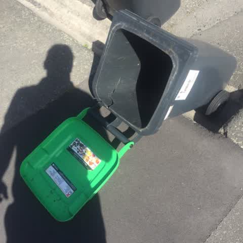 Rubbish/Recycling, a report photo