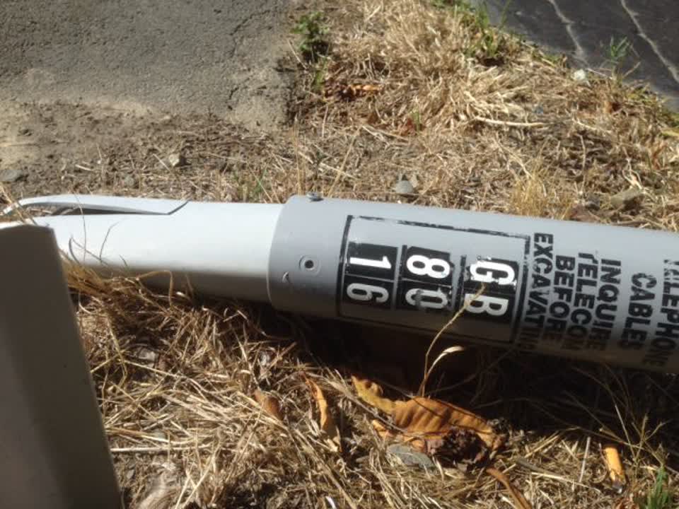 The photograph attached to this roading/streets report